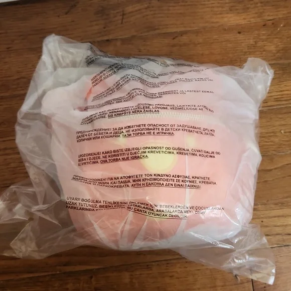 Winnie-the-Pooh Pumpkin Crossbody - Picture 2 of 3